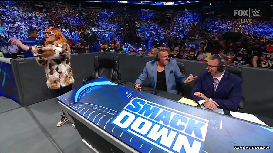 WWE_Friday_Night_Smackdown_1st_July_2022_720p_WEBRip_h264_mp4_002632032.jpg