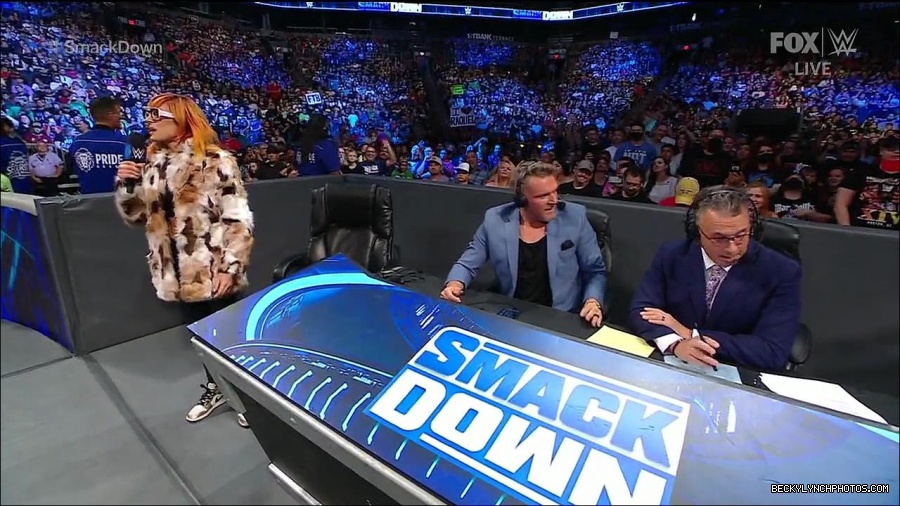WWE_Friday_Night_Smackdown_1st_July_2022_720p_WEBRip_h264_mp4_002633233.jpg