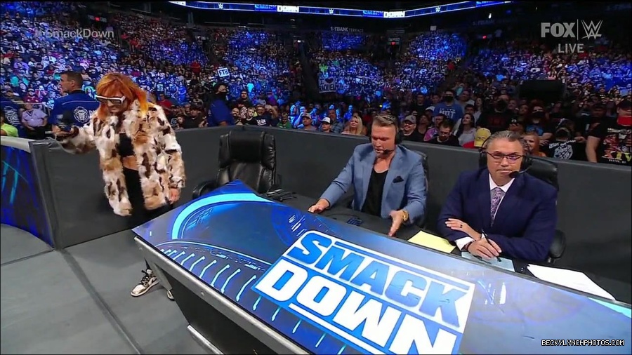 WWE_Friday_Night_Smackdown_1st_July_2022_720p_WEBRip_h264_mp4_002634435.jpg