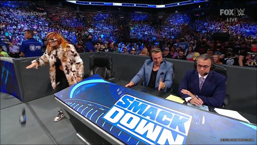 WWE_Friday_Night_Smackdown_1st_July_2022_720p_WEBRip_h264_mp4_002634835.jpg