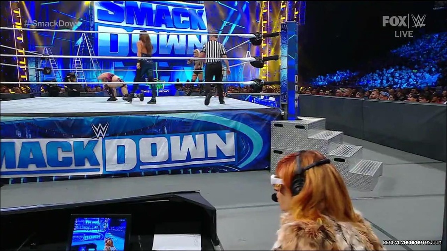 WWE_Friday_Night_Smackdown_1st_July_2022_720p_WEBRip_h264_mp4_002795395.jpg