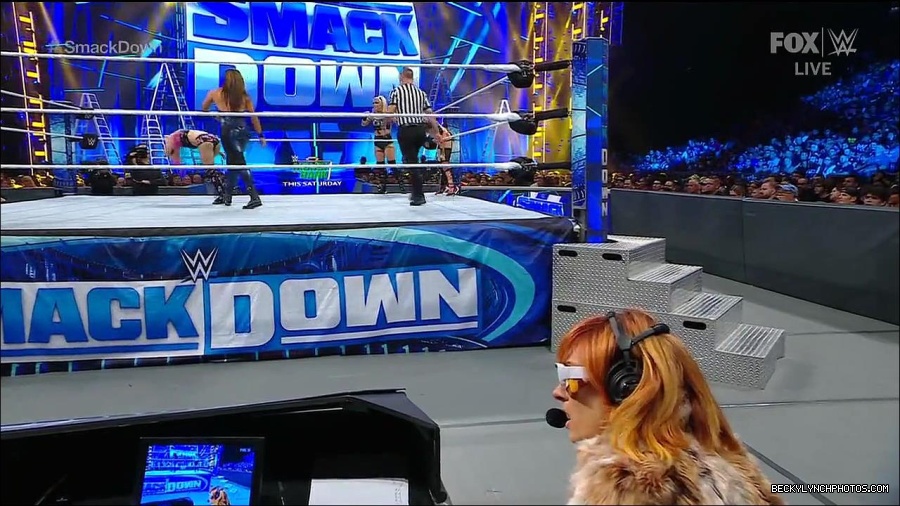 WWE_Friday_Night_Smackdown_1st_July_2022_720p_WEBRip_h264_mp4_002796196.jpg