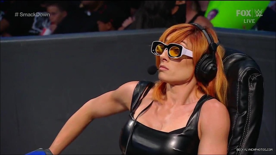 WWE_Friday_Night_Smackdown_1st_July_2022_720p_WEBRip_h264_mp4_002921638.jpg