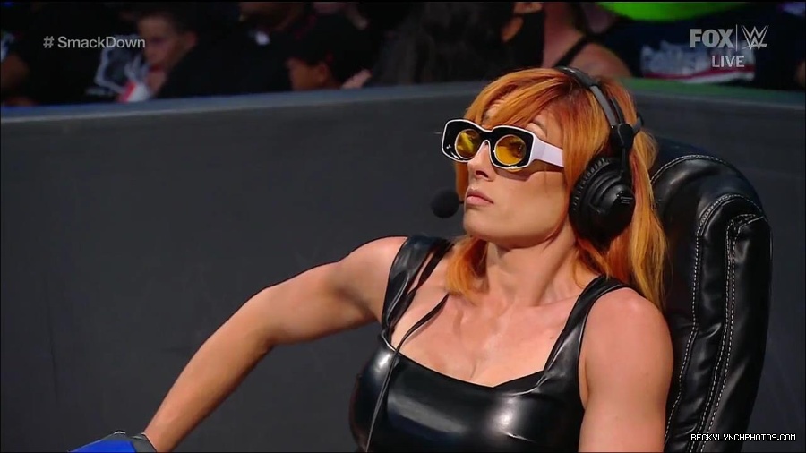 WWE_Friday_Night_Smackdown_1st_July_2022_720p_WEBRip_h264_mp4_002922039.jpg