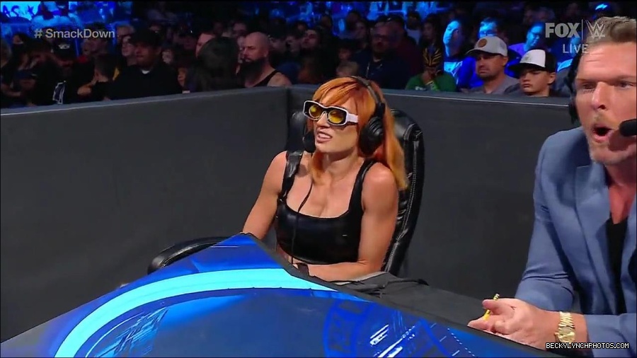 WWE_Friday_Night_Smackdown_1st_July_2022_720p_WEBRip_h264_mp4_002965694.jpg