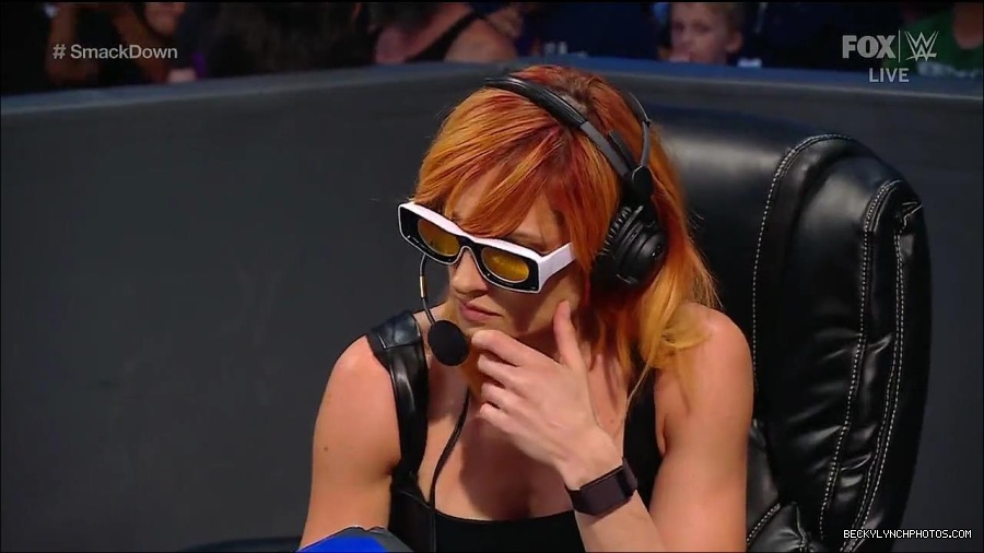WWE_Friday_Night_Smackdown_1st_July_2022_720p_WEBRip_h264_mp4_002982110.jpg