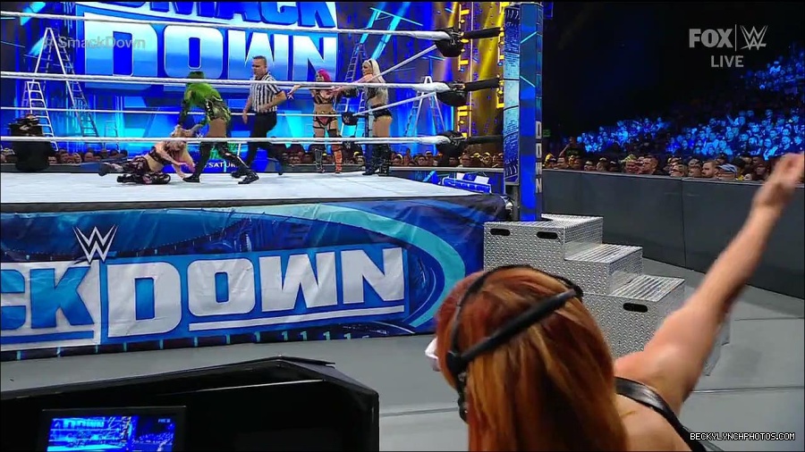 WWE_Friday_Night_Smackdown_1st_July_2022_720p_WEBRip_h264_mp4_003033361.jpg