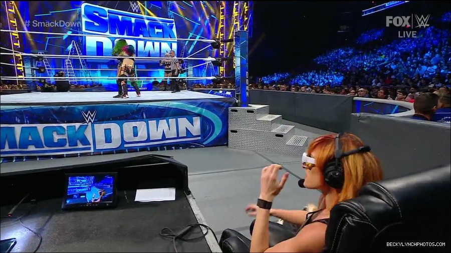WWE_Friday_Night_Smackdown_1st_July_2022_720p_WEBRip_h264_mp4_003207318.jpg