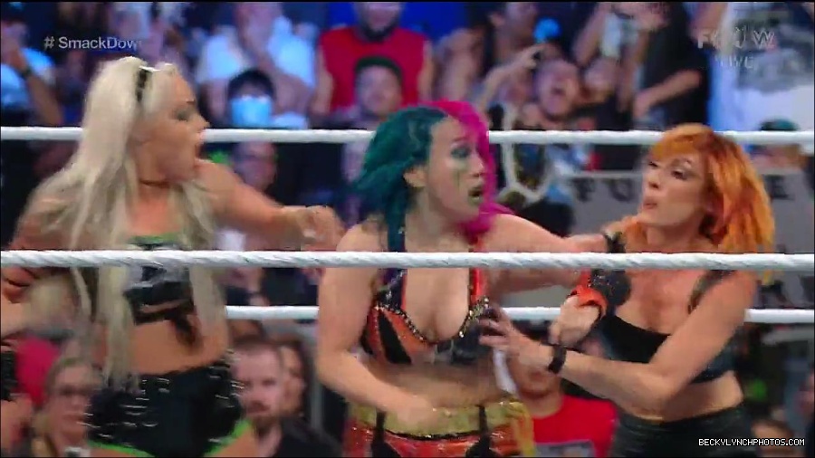 WWE_Friday_Night_Smackdown_1st_July_2022_720p_WEBRip_h264_mp4_003280992.jpg