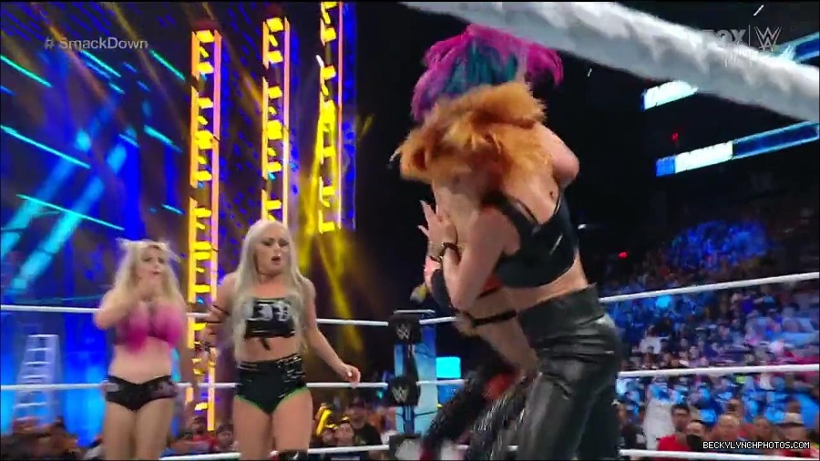 WWE_Friday_Night_Smackdown_1st_July_2022_720p_WEBRip_h264_mp4_003282994.jpg