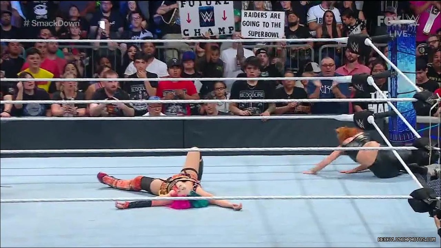 WWE_Friday_Night_Smackdown_1st_July_2022_720p_WEBRip_h264_mp4_003285396.jpg