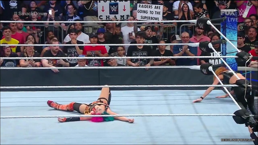 WWE_Friday_Night_Smackdown_1st_July_2022_720p_WEBRip_h264_mp4_003285797.jpg