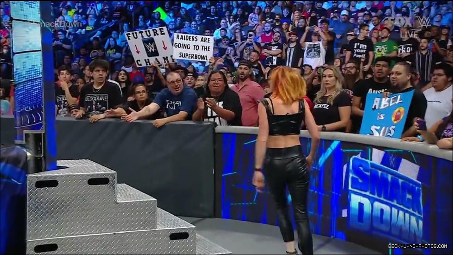 WWE_Friday_Night_Smackdown_1st_July_2022_720p_WEBRip_h264_mp4_003288199.jpg