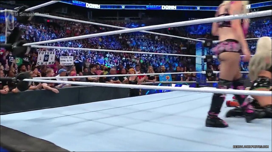 WWE_Friday_Night_Smackdown_1st_July_2022_720p_WEBRip_h264_mp4_003289801.jpg