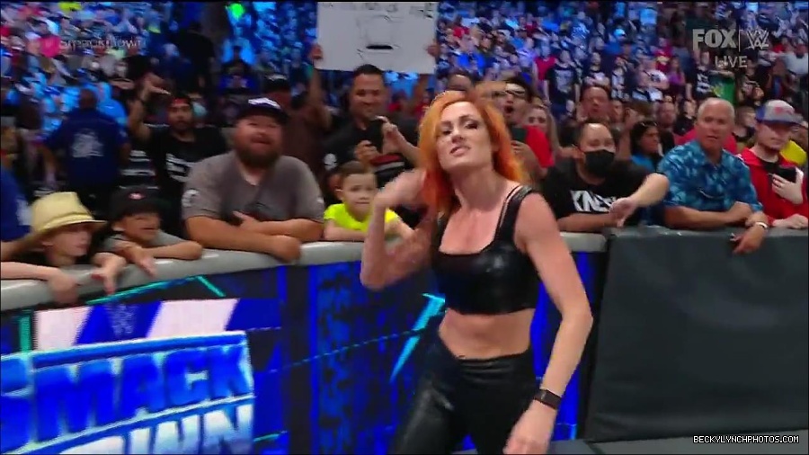 WWE_Friday_Night_Smackdown_1st_July_2022_720p_WEBRip_h264_mp4_003293805.jpg