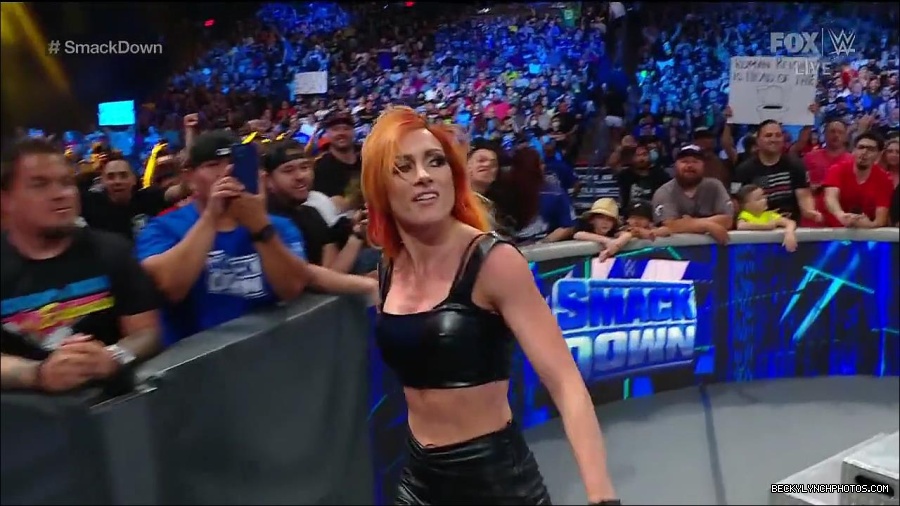 WWE_Friday_Night_Smackdown_1st_July_2022_720p_WEBRip_h264_mp4_003295807.jpg