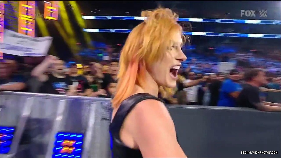 WWE_Friday_Night_Smackdown_1st_July_2022_720p_WEBRip_h264_mp4_003298209.jpg