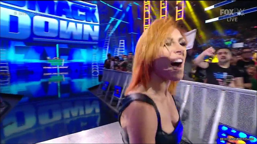 WWE_Friday_Night_Smackdown_1st_July_2022_720p_WEBRip_h264_mp4_003299010.jpg