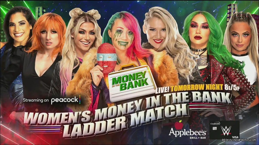 WWE_Friday_Night_Smackdown_1st_July_2022_720p_WEBRip_h264_mp4_003323484.jpg