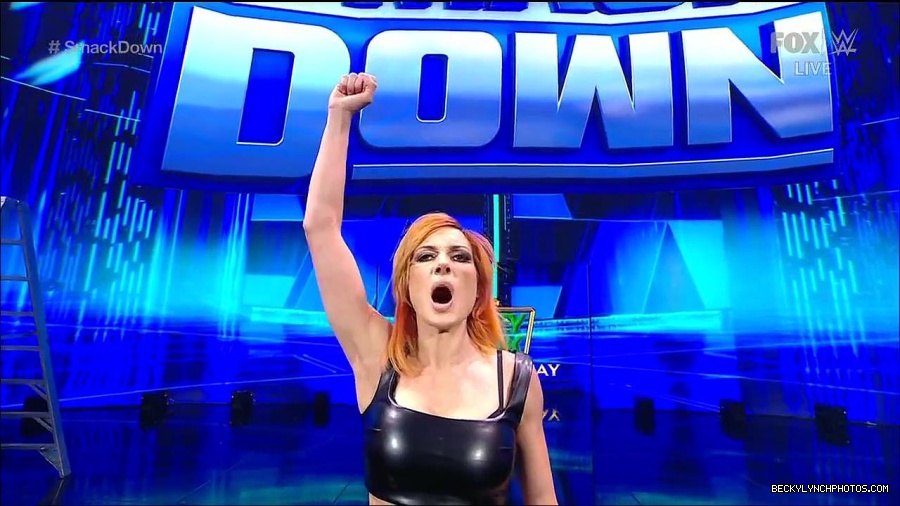 WWE_Friday_Night_Smackdown_1st_July_2022_720p_WEBRip_h264_mp4_003331893.jpg