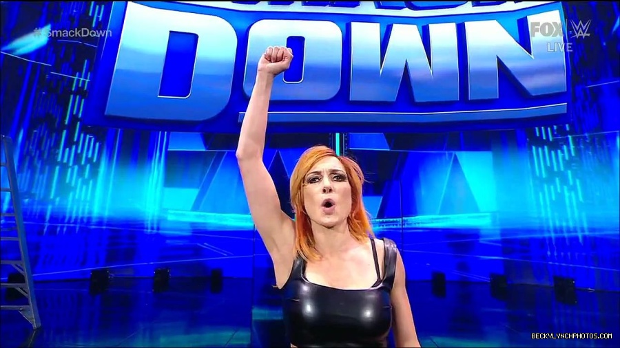 WWE_Friday_Night_Smackdown_1st_July_2022_720p_WEBRip_h264_mp4_003334295.jpg