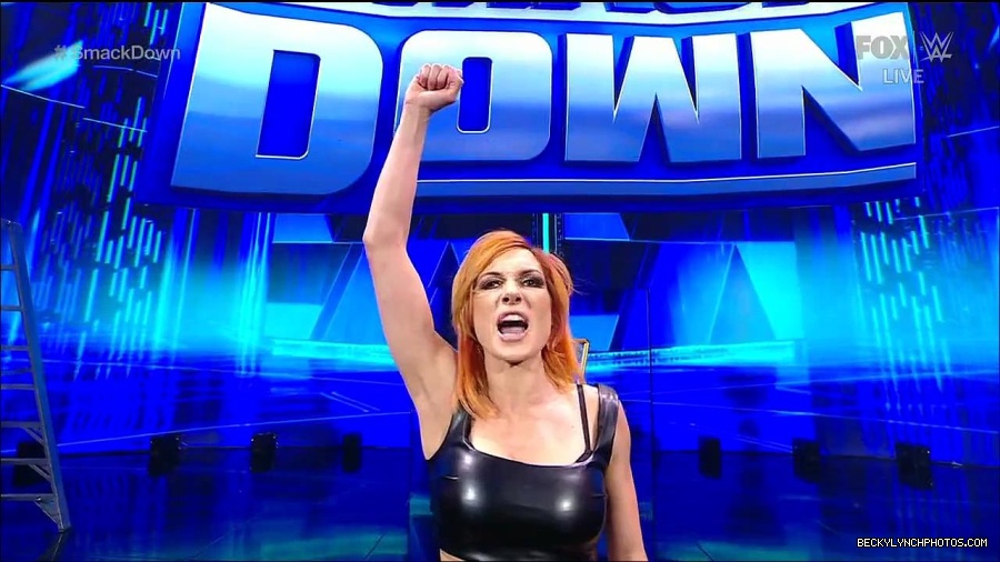 WWE_Friday_Night_Smackdown_1st_July_2022_720p_WEBRip_h264_mp4_003334695.jpg