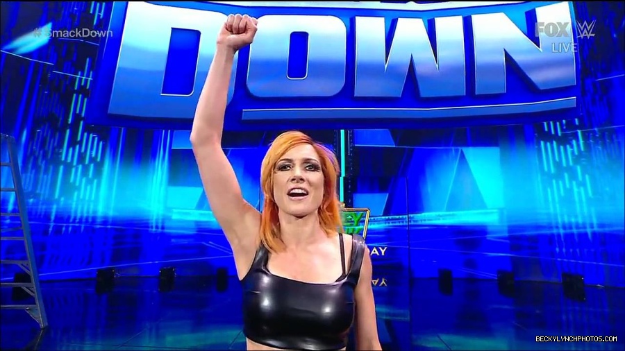 WWE_Friday_Night_Smackdown_1st_July_2022_720p_WEBRip_h264_mp4_003335496.jpg