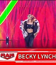 WWE_Friday_Night_Smackdown_1st_July_2022_720p_WEBRip_h264_mp4_002564365.jpg