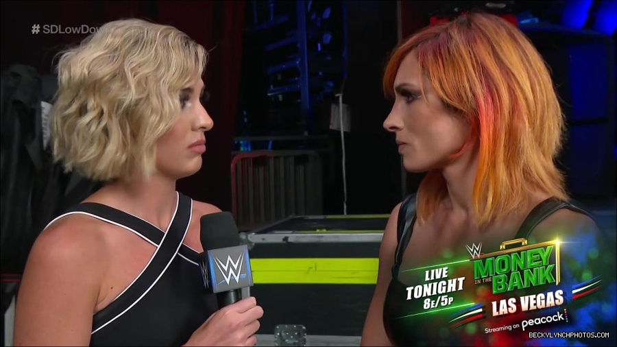 WWE_The_SmackDown_LowDown_2022_07_02_720p_Hi_WEB_h264-HEEL_mp4_000300533.jpg