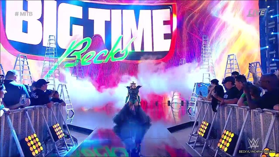 WWE_Money_In_The_Bank_2022_720p_WEB_h264-HEEL_mp4_000326721.jpg