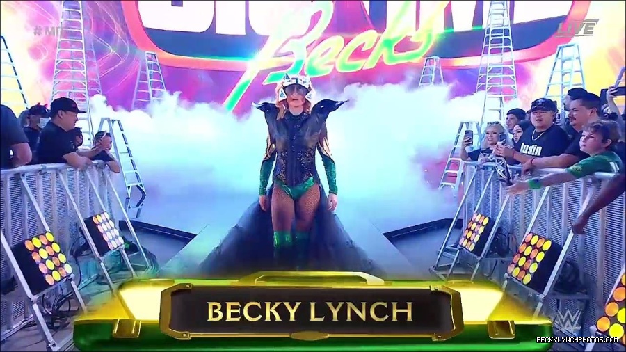 WWE_Money_In_The_Bank_2022_720p_WEB_h264-HEEL_mp4_000331521.jpg
