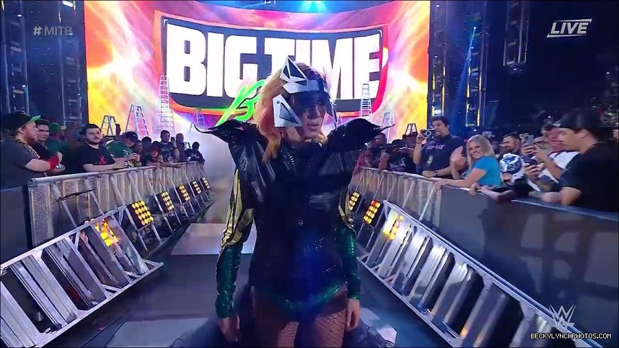 WWE_Money_In_The_Bank_2022_720p_WEB_h264-HEEL_mp4_000337521.jpg
