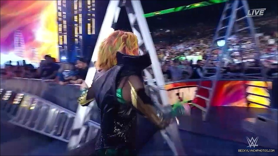 WWE_Money_In_The_Bank_2022_720p_WEB_h264-HEEL_mp4_000339521.jpg
