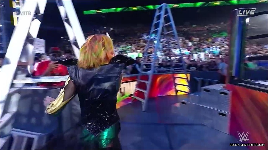 WWE_Money_In_The_Bank_2022_720p_WEB_h264-HEEL_mp4_000339921.jpg