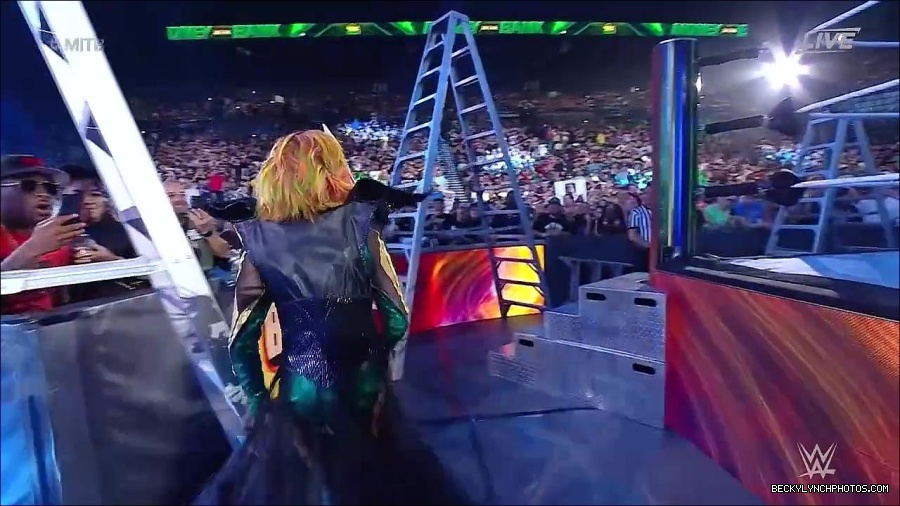 WWE_Money_In_The_Bank_2022_720p_WEB_h264-HEEL_mp4_000340321.jpg