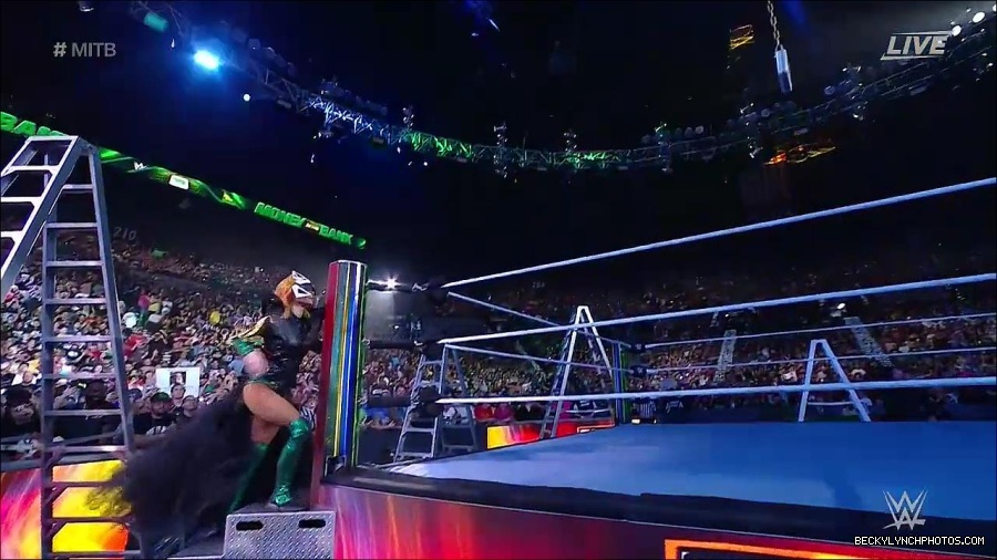 WWE_Money_In_The_Bank_2022_720p_WEB_h264-HEEL_mp4_000343521.jpg