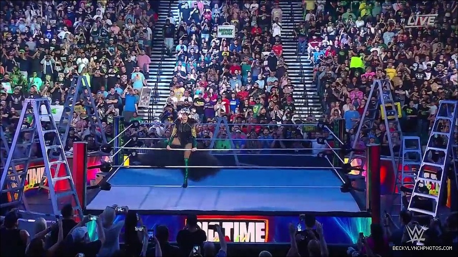 WWE_Money_In_The_Bank_2022_720p_WEB_h264-HEEL_mp4_000353521.jpg