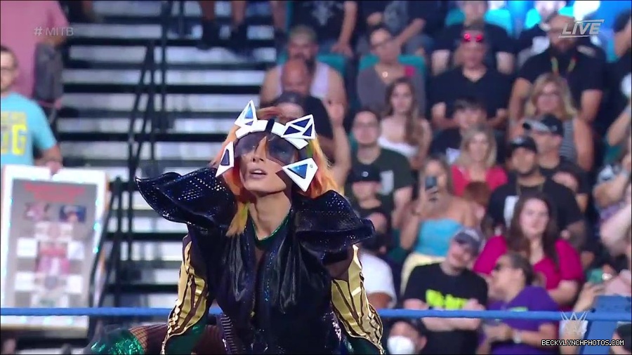 WWE_Money_In_The_Bank_2022_720p_WEB_h264-HEEL_mp4_000354321.jpg