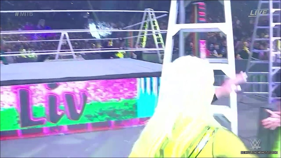 WWE_Money_In_The_Bank_2022_720p_WEB_h264-HEEL_mp4_000458321.jpg