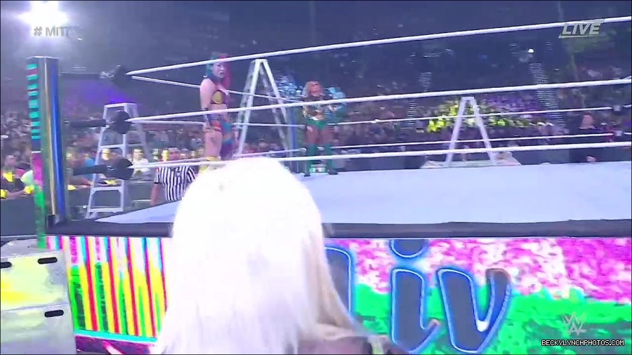 WWE_Money_In_The_Bank_2022_720p_WEB_h264-HEEL_mp4_000460321.jpg