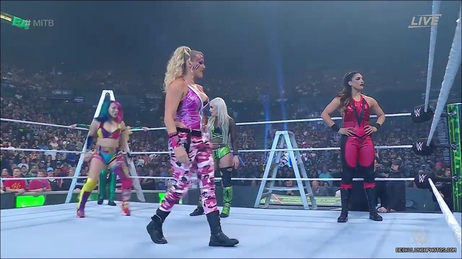 WWE_Money_In_The_Bank_2022_720p_WEB_h264-HEEL_mp4_000566321.jpg