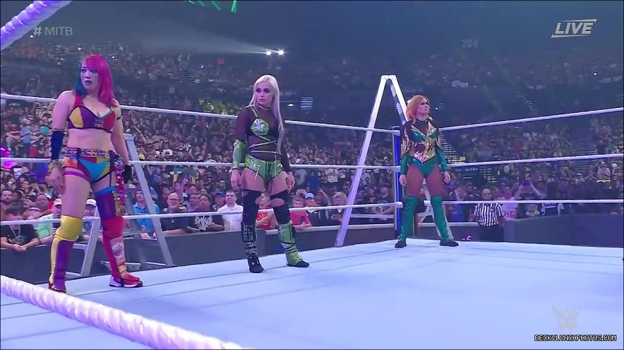WWE_Money_In_The_Bank_2022_720p_WEB_h264-HEEL_mp4_000635954.jpg