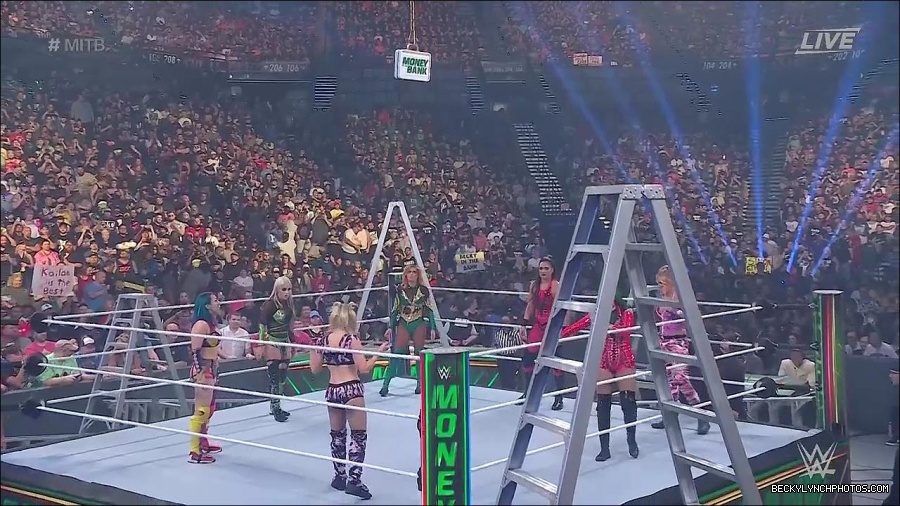 WWE_Money_In_The_Bank_2022_720p_WEB_h264-HEEL_mp4_000677154.jpg