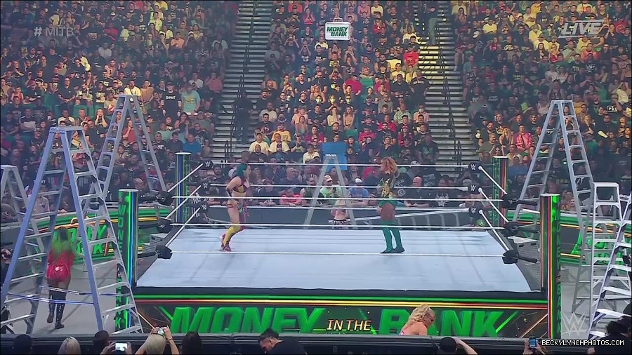 WWE_Money_In_The_Bank_2022_720p_WEB_h264-HEEL_mp4_000701154.jpg