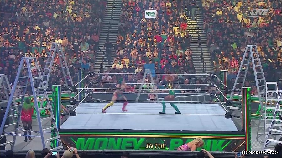 WWE_Money_In_The_Bank_2022_720p_WEB_h264-HEEL_mp4_000701554.jpg