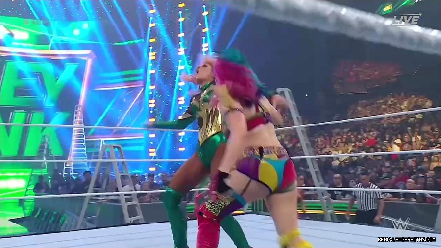 WWE_Money_In_The_Bank_2022_720p_WEB_h264-HEEL_mp4_000704354.jpg