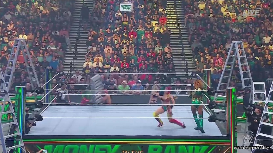 WWE_Money_In_The_Bank_2022_720p_WEB_h264-HEEL_mp4_000716354.jpg