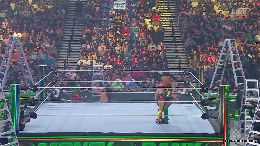 WWE_Money_In_The_Bank_2022_720p_WEB_h264-HEEL_mp4_000717154.jpg