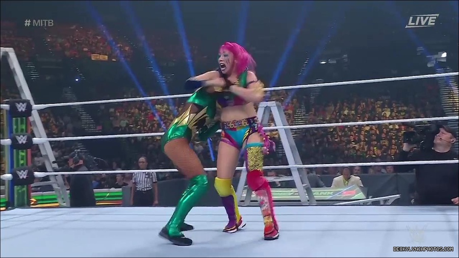 WWE_Money_In_The_Bank_2022_720p_WEB_h264-HEEL_mp4_000719554.jpg