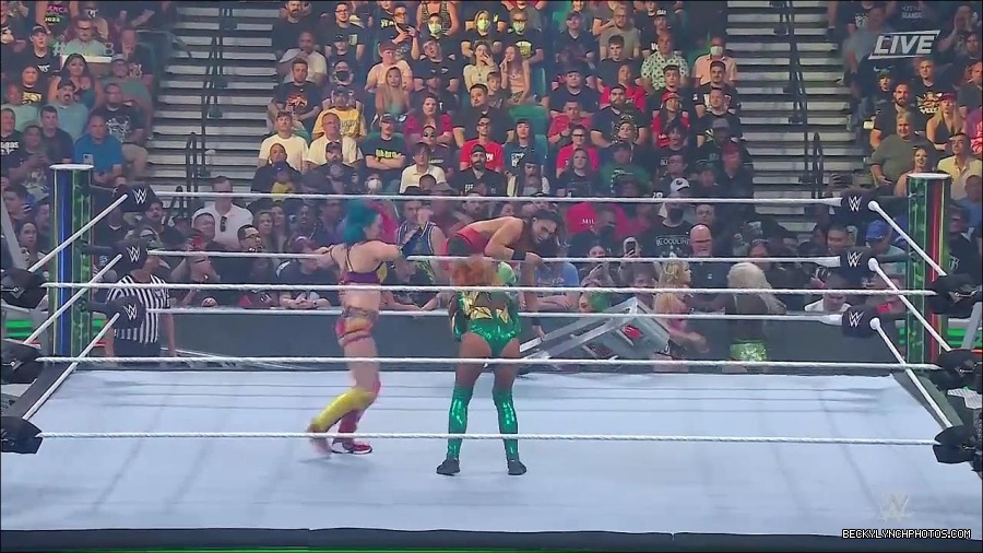 WWE_Money_In_The_Bank_2022_720p_WEB_h264-HEEL_mp4_000723554.jpg